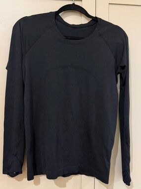 lululemon athletica Swiftly tech Long-Sleeve Crew Top in Black